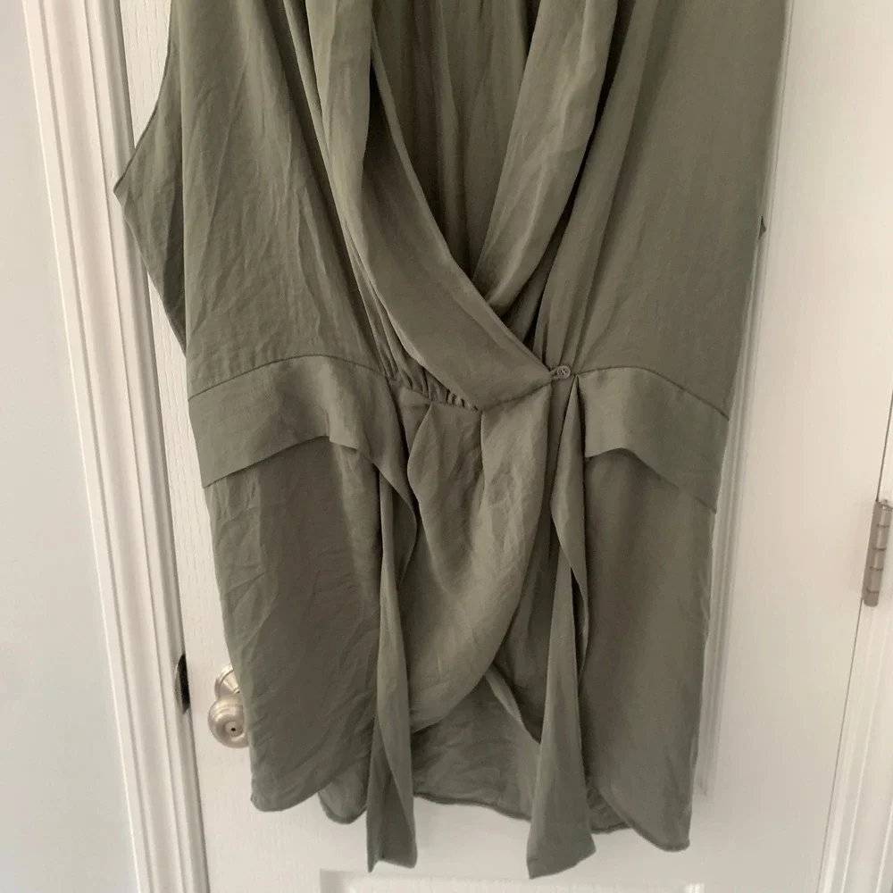 Hoss Intropia Aloe Green‎ Sleeveless Wrap Blouse Top Size 40 VES 7386.689